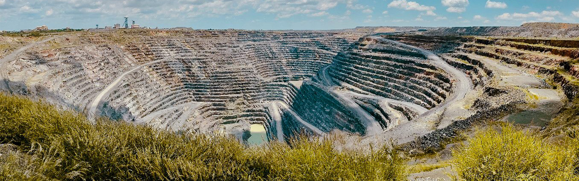 La participation de Redpath a été cruciale dans l'établissement d'une infrastructure de spéléologie à un niveau inférieur et pour assurer une exploitation sans faille dans le cadre d'un contrat de type alliance.